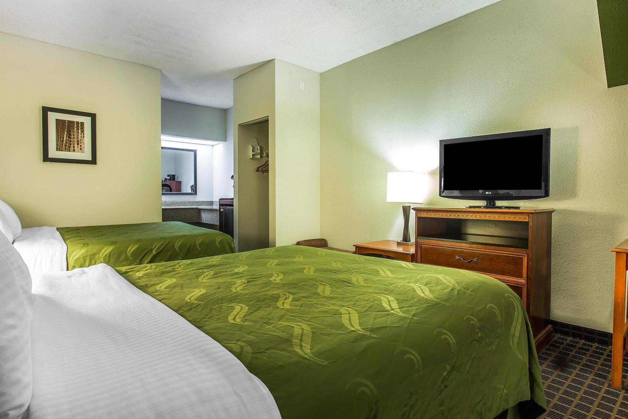 Quality Inn & Suites ベンセイラム エクステリア 写真